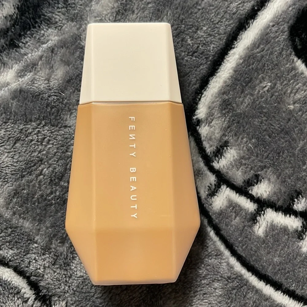 Fenty 13 Eaze Drop Blurring Skin Tint